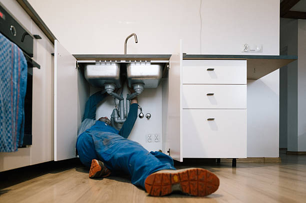 Professional Emergency Plumber technician working in Leland, NC